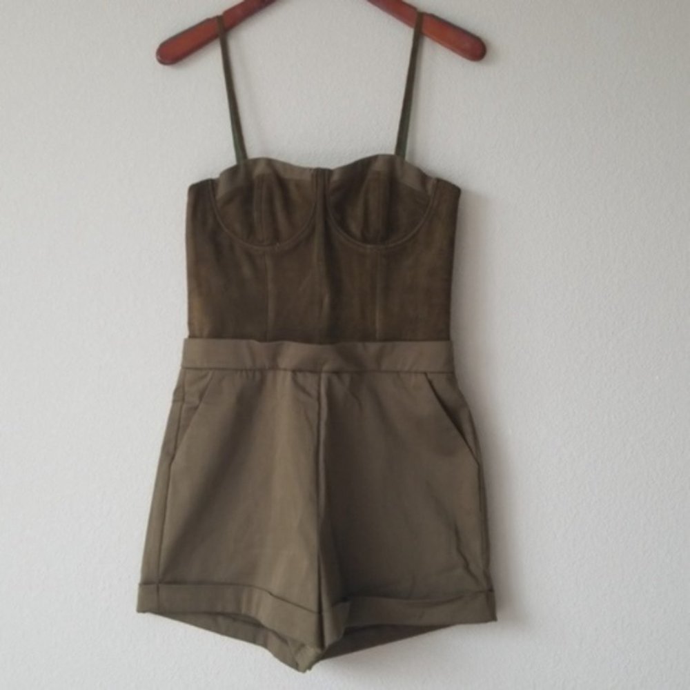 NWT {Alice + Olivia} Olive Lamb Leather Top Romper - Picture 3 of 8